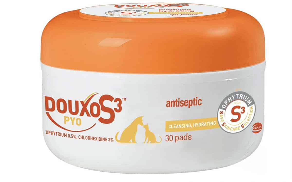 Front of Douxo wipes