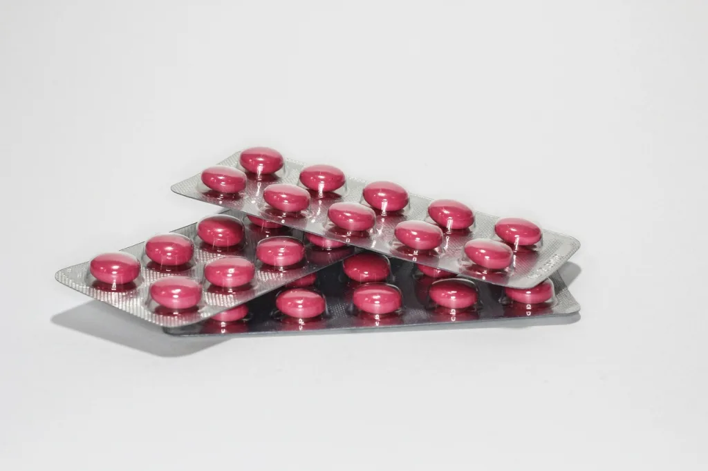 benadryl pills pink pills in blister pack