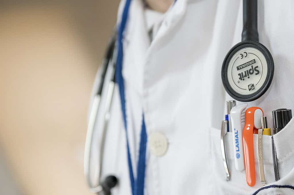 doctor-medical-medicine-563428 doctor, medical, medicine-563428.jpg